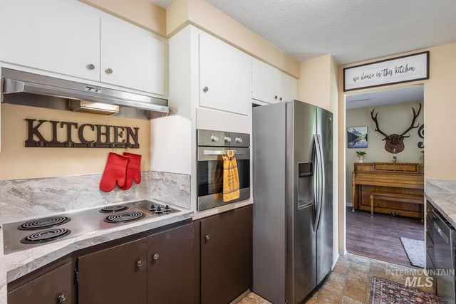 448 W Bird, Nampa, ID 83686