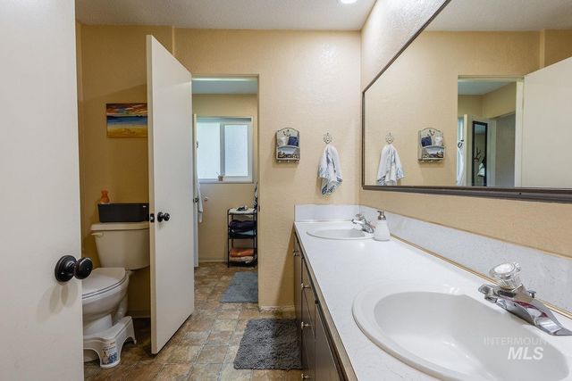 448 W Bird, Nampa, ID 83686