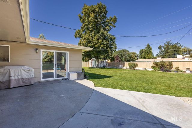 448 W Bird, Nampa, ID 83686