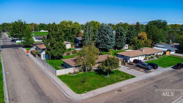 448 W Bird, Nampa, ID 83686