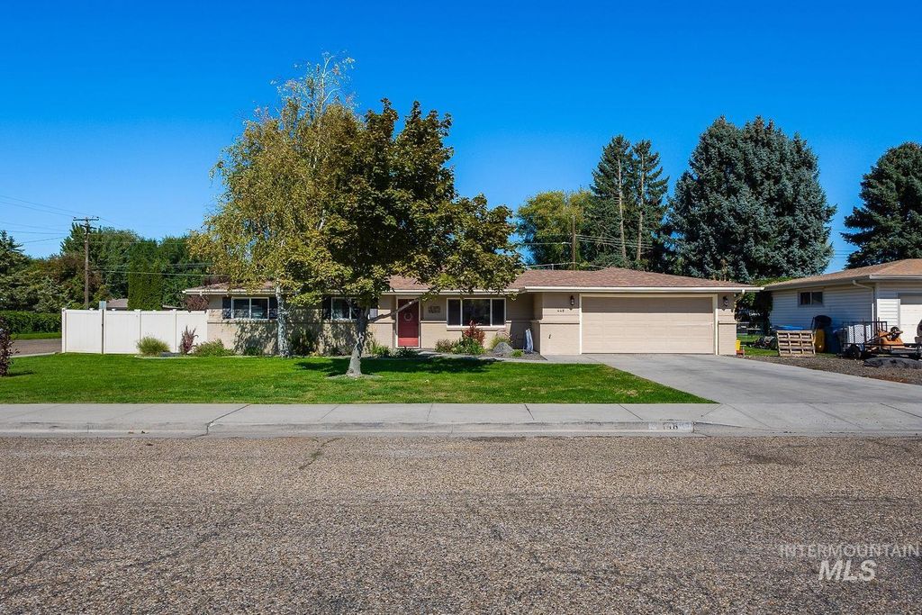 448 W Bird, Nampa, ID 83686