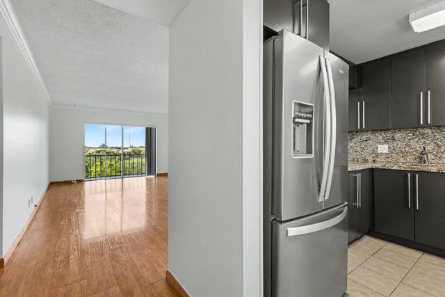 950 Hillcrest Drive 514, Hollywood, FL 33021