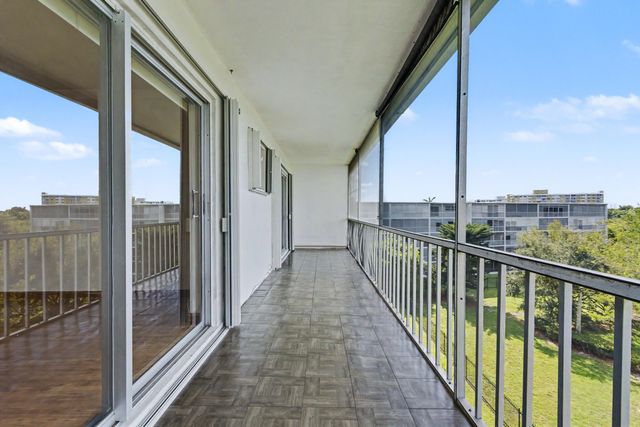 950 Hillcrest Drive 514, Hollywood, FL 33021