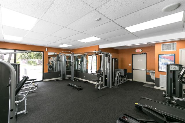 950 Hillcrest Drive 514, Hollywood, FL 33021
