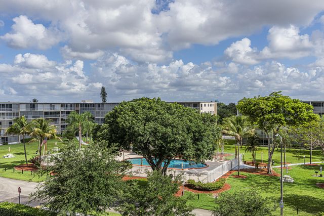950 Hillcrest Drive 514, Hollywood, FL 33021