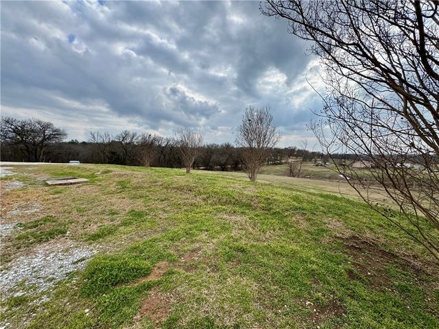 1430 Bays Road, Axtell, TX 76624