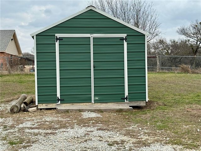1430 Bays Road, Axtell, TX 76624