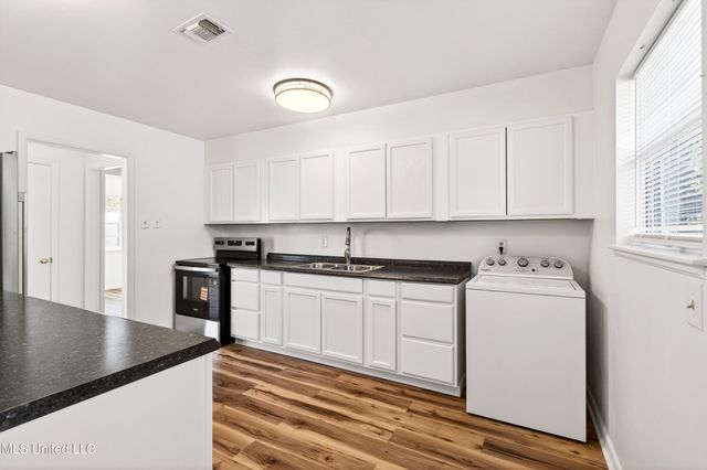 2209 North Street, Gulfport, MS 39507