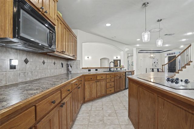 11951 N 168th East Place, Collinsville, OK 74021
