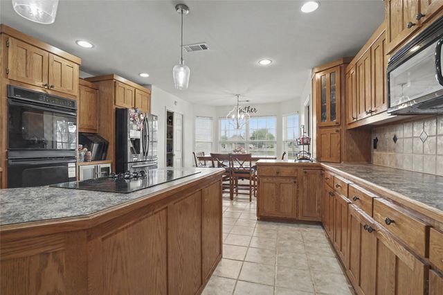 11951 N 168th East Place, Collinsville, OK 74021