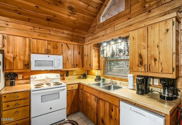 1781 Mountain Shadows Way, Gatlinburg, TN 37738