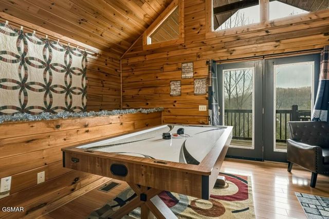 1781 Mountain Shadows Way, Gatlinburg, TN 37738