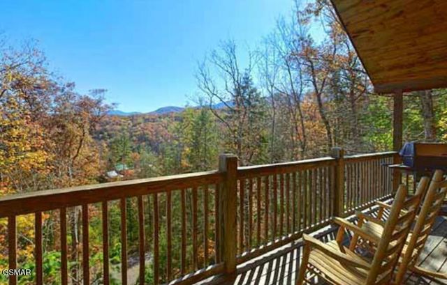 1781 Mountain Shadows Way, Gatlinburg, TN 37738