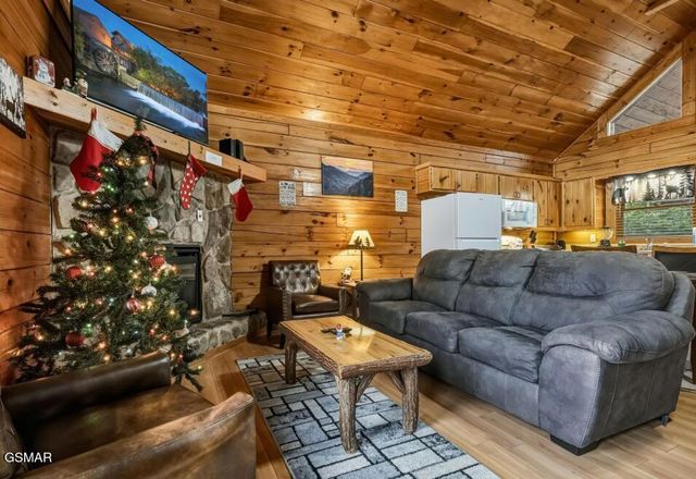 1781 Mountain Shadows Way, Gatlinburg, TN 37738