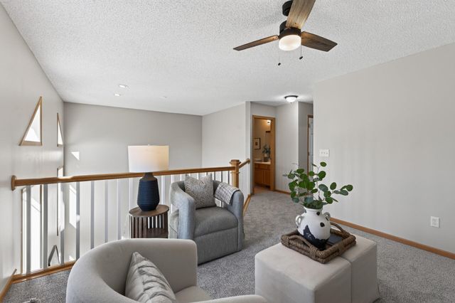 594 Sutherland Drive, Woodbury, MN 55129