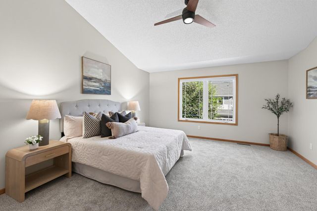 594 Sutherland Drive, Woodbury, MN 55129
