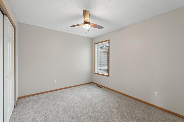 594 Sutherland Drive, Woodbury, MN 55129
