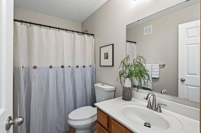 594 Sutherland Drive, Woodbury, MN 55129