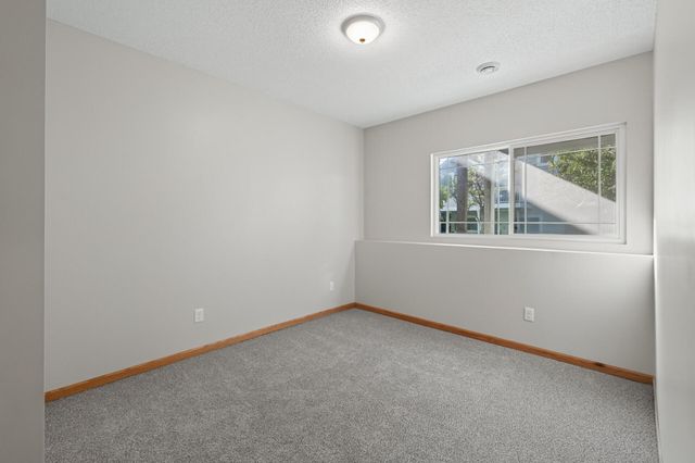 594 Sutherland Drive, Woodbury, MN 55129