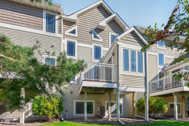 594 Sutherland Drive, Woodbury, MN 55129
