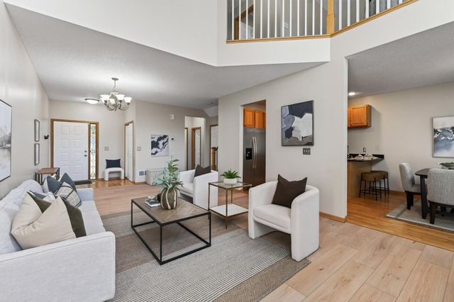 594 Sutherland Drive, Woodbury, MN 55129