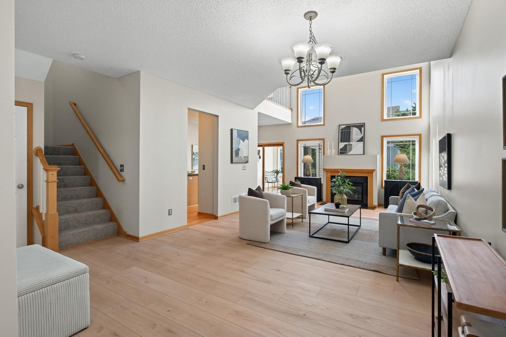 594 Sutherland Drive, Woodbury, MN 55129 — photo 5