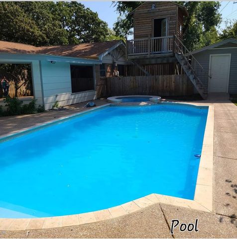 1809 Toplea Drive, Euless, TX 76040