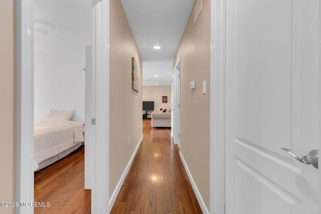 32 Bowline Street, Beachwood, NJ 08722