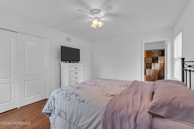 32 Bowline Street, Beachwood, NJ 08722