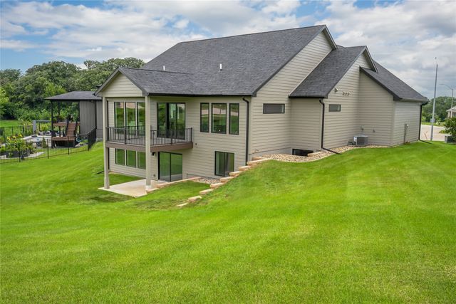 5821 Rose Circle, Des Moines, IA 50321