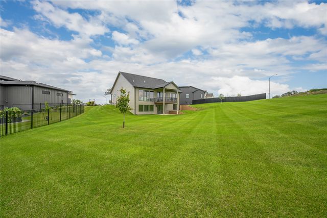 5821 Rose Circle, Des Moines, IA 50321