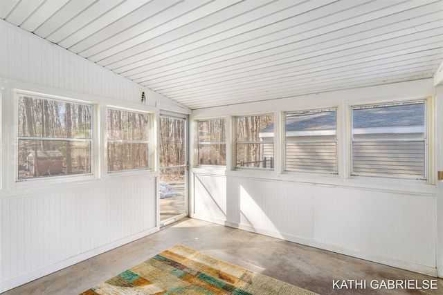 18091 Lovell Road, Spring Lake, MI 49456