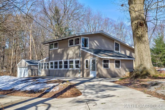 18091 Lovell Road, Spring Lake, MI 49456