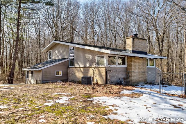 18091 Lovell Road, Spring Lake, MI 49456