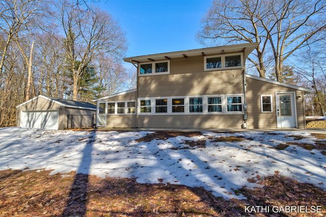 18091 Lovell Road, Spring Lake, MI 49456