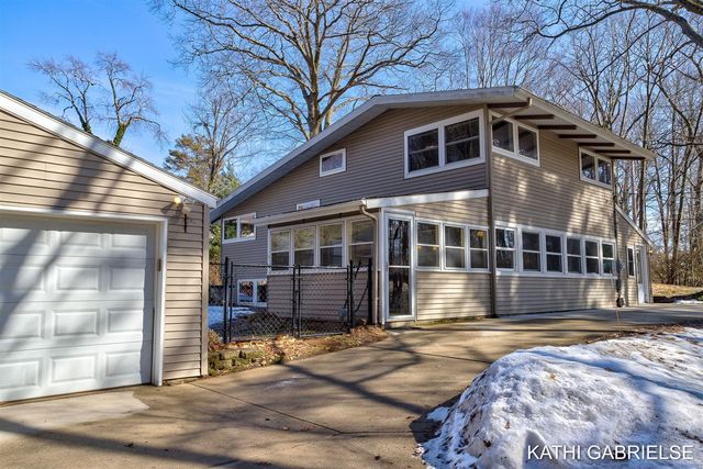 18091 Lovell Road, Spring Lake, MI 49456