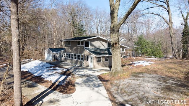 18091 Lovell Road, Spring Lake, MI 49456