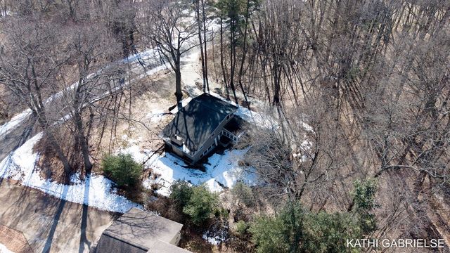 18091 Lovell Road, Spring Lake, MI 49456