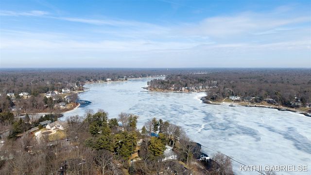 18091 Lovell Road, Spring Lake, MI 49456