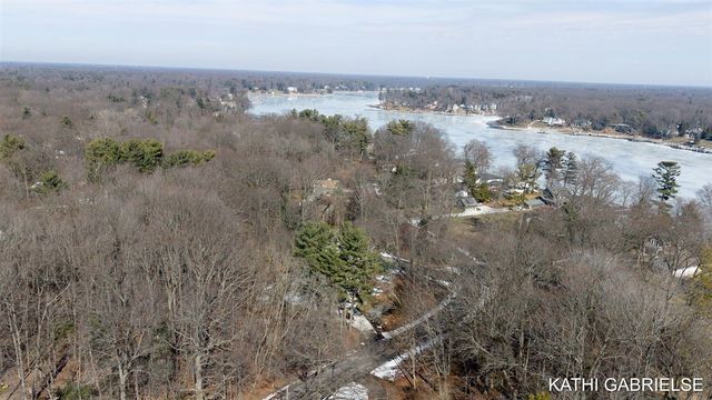 18091 Lovell Road, Spring Lake, MI 49456