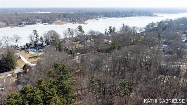 18091 Lovell Road, Spring Lake, MI 49456