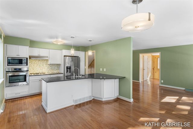 18091 Lovell Road, Spring Lake, MI 49456