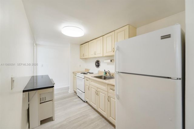 1936 S Ocean Dr 2D, Hallandale Beach, FL 33009