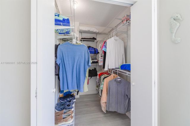 1936 S Ocean Dr 2D, Hallandale Beach, FL 33009