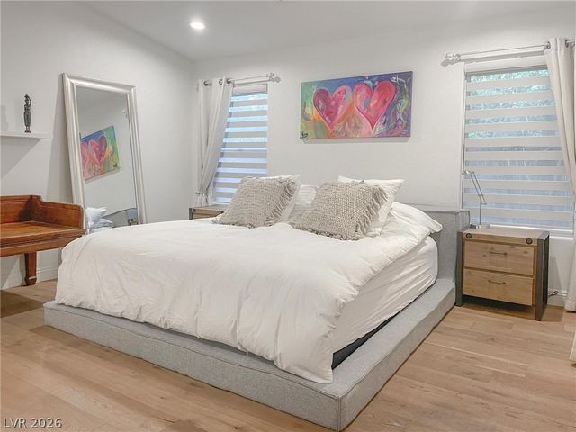 956 Puerta Del Sol Drive, Las Vegas, NV 89138