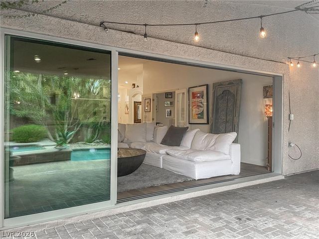 956 Puerta Del Sol Drive, Las Vegas, NV 89138