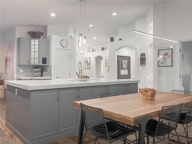 956 Puerta Del Sol Drive, Las Vegas, NV 89138