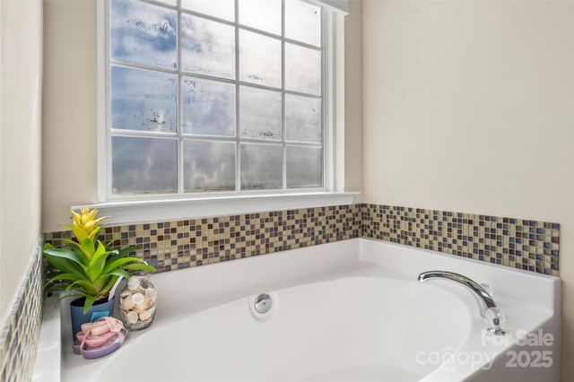 1450 JC Raulston Court, Hickory, NC 28602