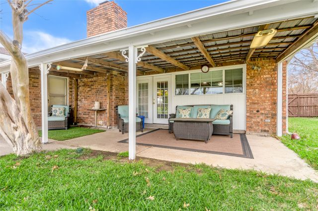 1813 Dodge Trail, Grand Prairie, TX 75052