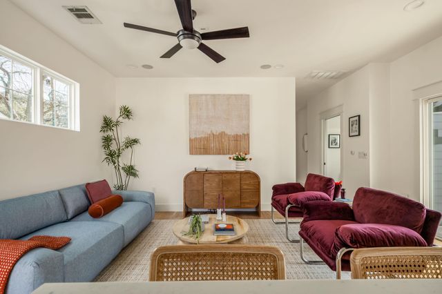 3304 Hollywood Ave 2, Austin, TX 78722